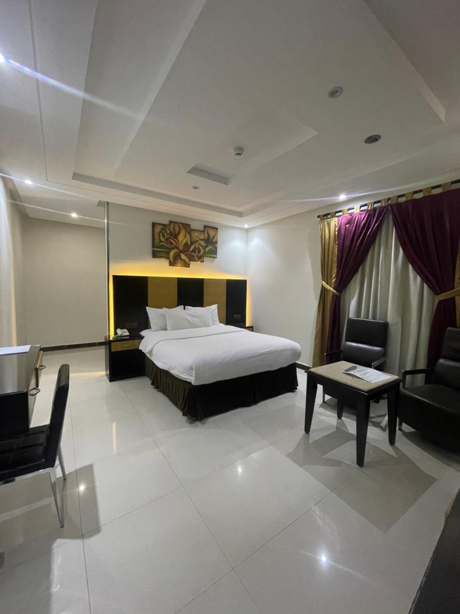 Tulip Al Rawdah Aparthotel Riaad Buitenkant foto
