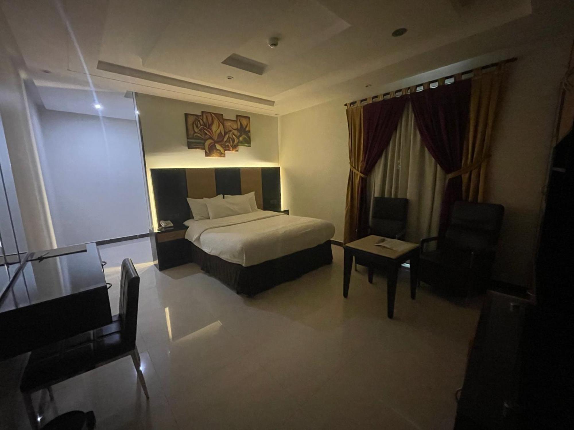 Tulip Al Rawdah Aparthotel Riaad Buitenkant foto