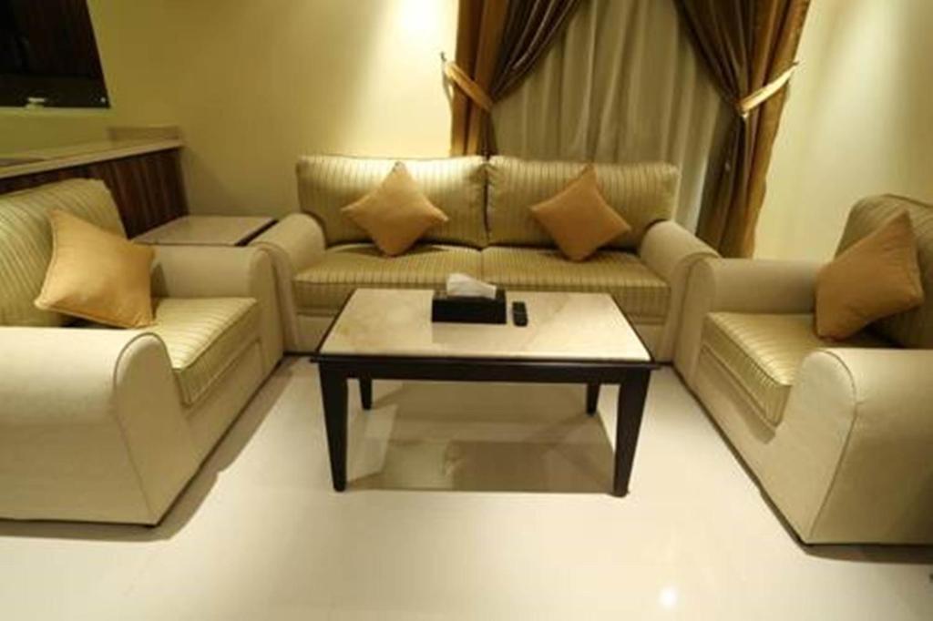 Tulip Al Rawdah Aparthotel Riaad Kamer foto